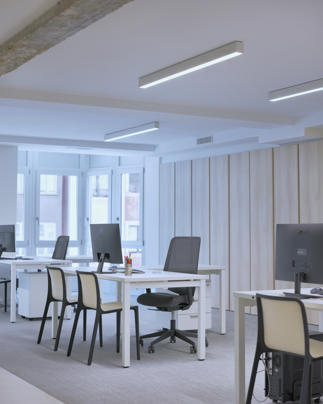 Reforma integral de oficina moderna en Valladolid – Espacio diáfano Oficina Valladolid