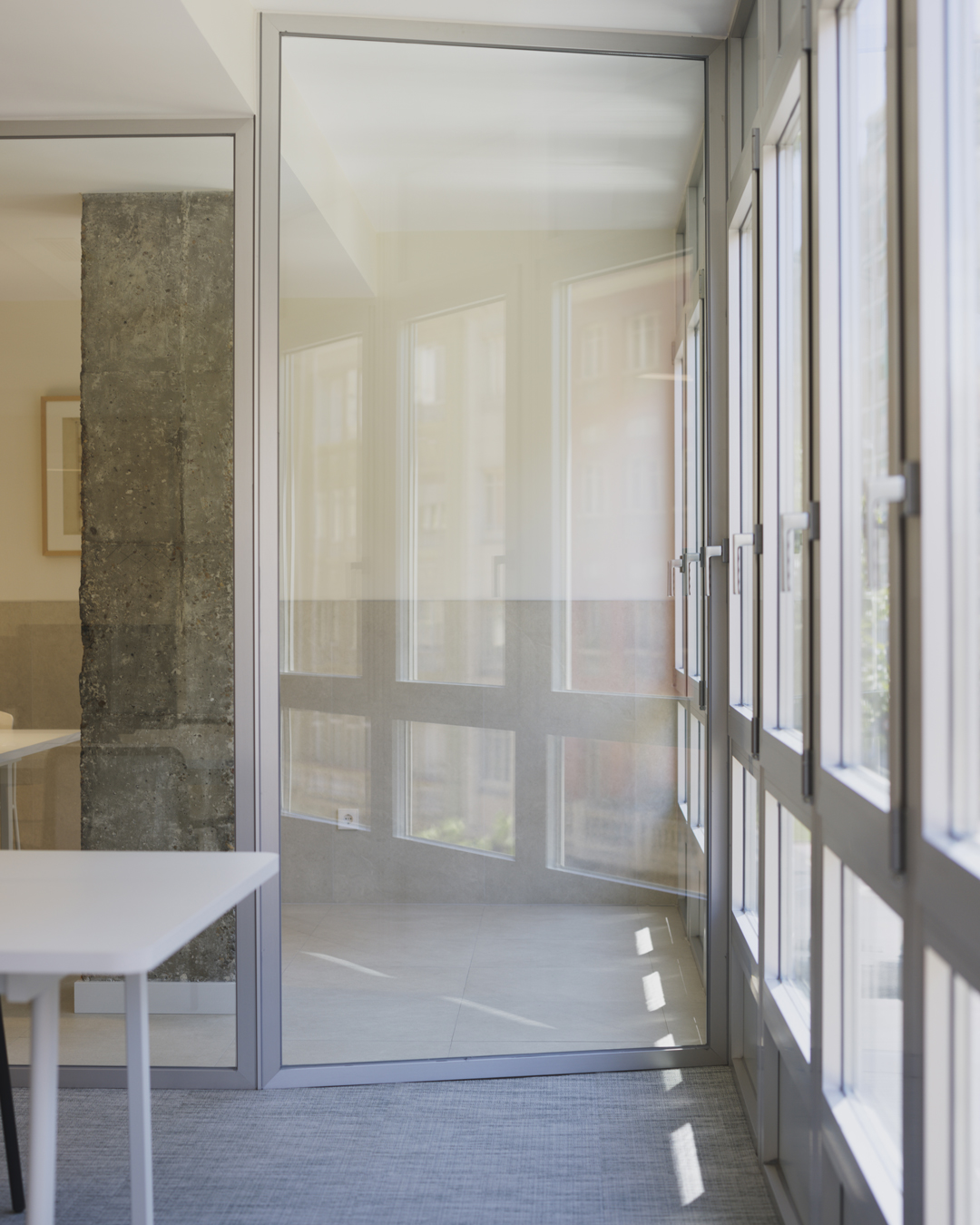 Reforma integral de oficina moderna en Valladolid – Espacio diáfano Oficina Valladolid