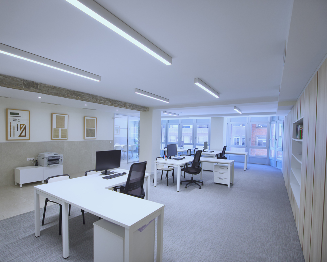 Reforma integral de oficina moderna en Valladolid – Espacio diáfano Oficina Valladolid