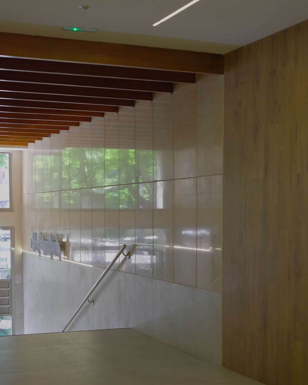 Reforma Portal Madera Piedra Diseño Moderno